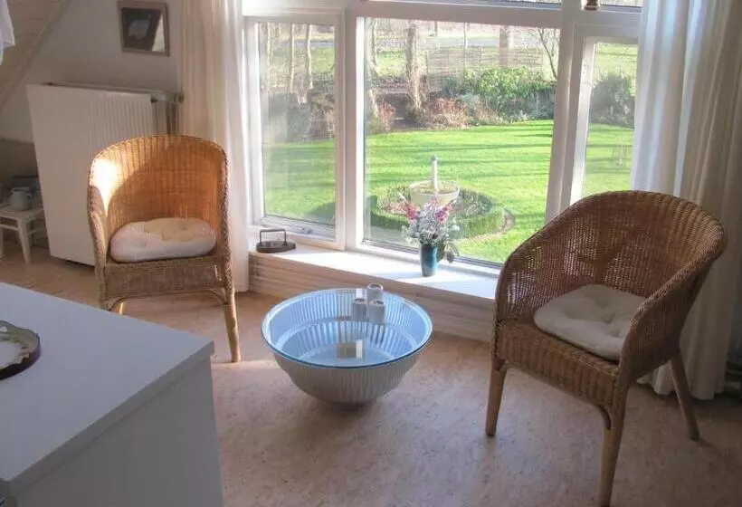 ベッドアンドブレックファースト De Witte Wolk