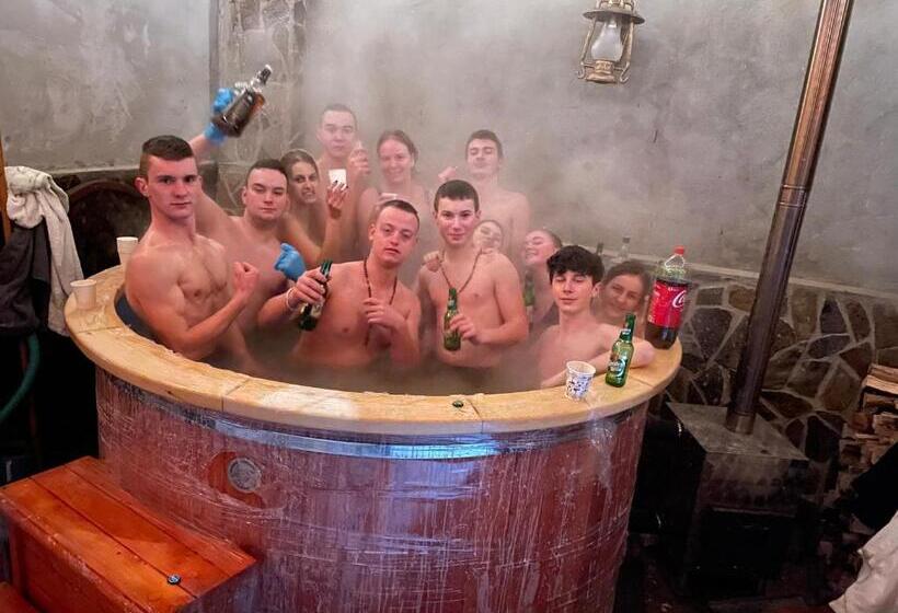 住宿加早餐  Engi Panzió