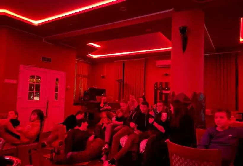 تختخواب و صبحانه Engi Panzió