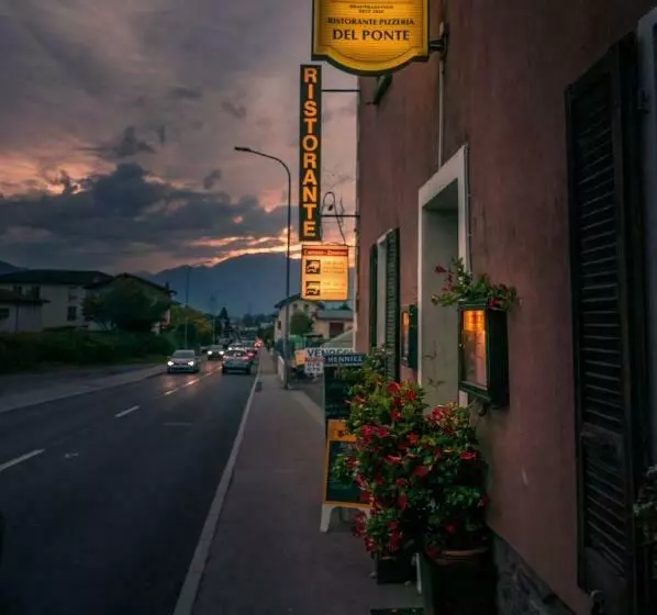 ベッドアンドブレックファースト Ristorante Del Ponte