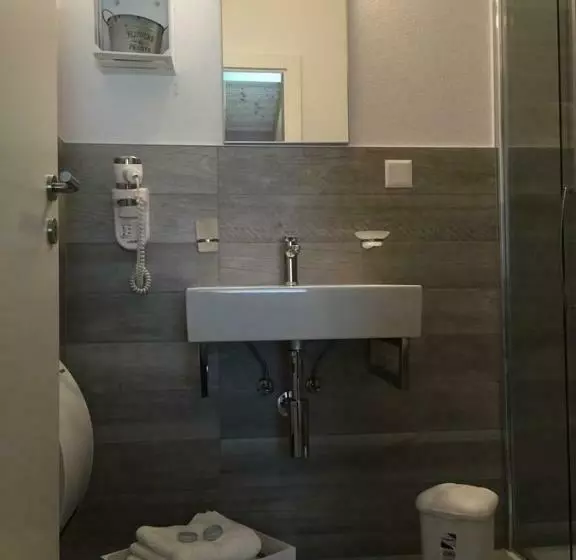 هتل Agriturismo Regusci