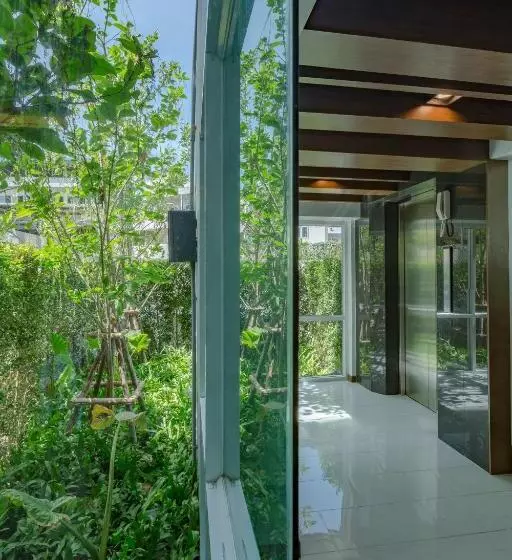 ホテル Thongchen Residence