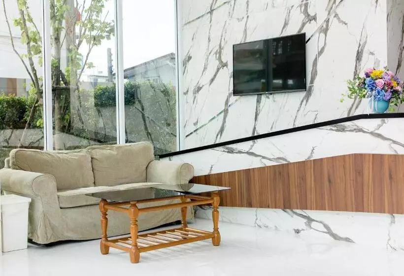 ホテル Thongchen Residence
