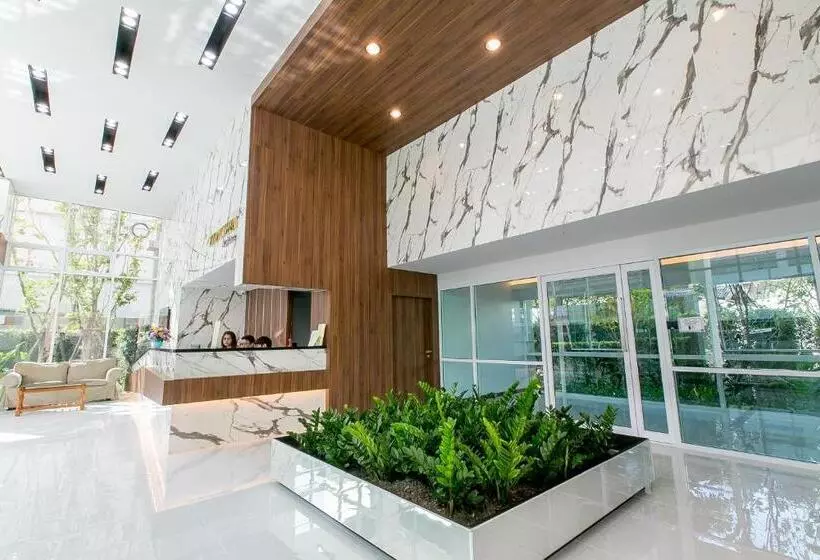 ホテル Thongchen Residence