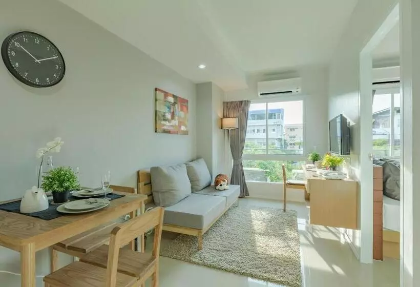 ホテル Thongchen Residence