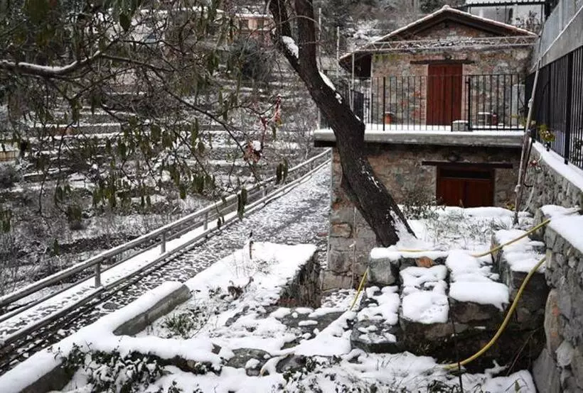 ペンション Arhontiko Askas Mansion