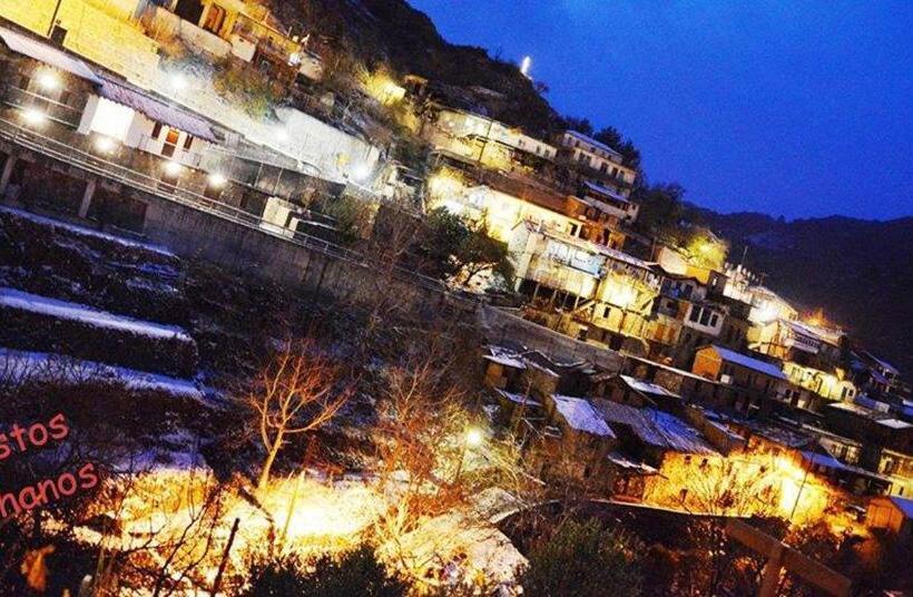 پانسیون Arhontiko Askas Mansion