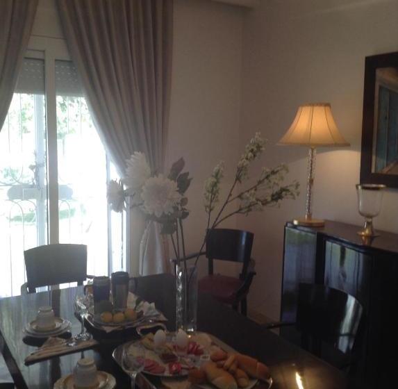 بنسيون Carmella