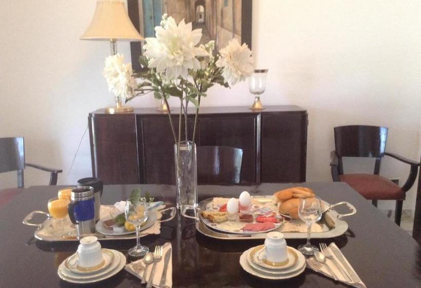 بنسيون Carmella