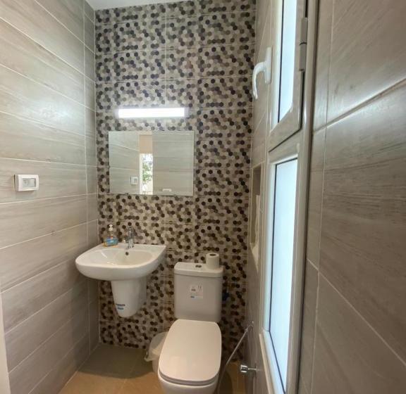 بنسيون Carmella