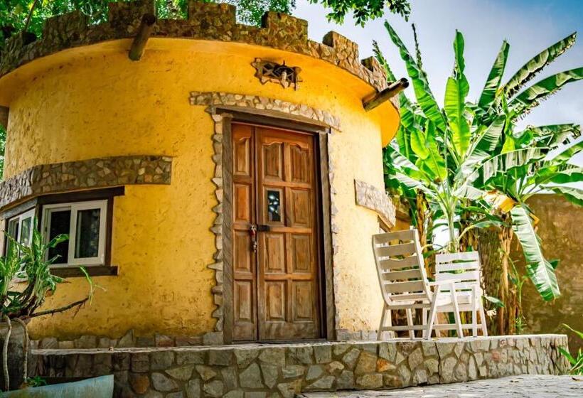 بنسيون Kokrobite Gardens Restaurant And Guest House