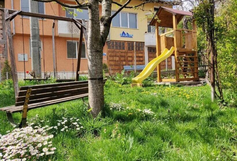 Пансион Pamir Guest House