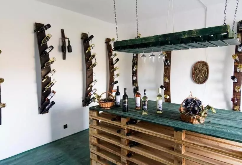 Majatalo Vinalia   Conacul Din Ceptura