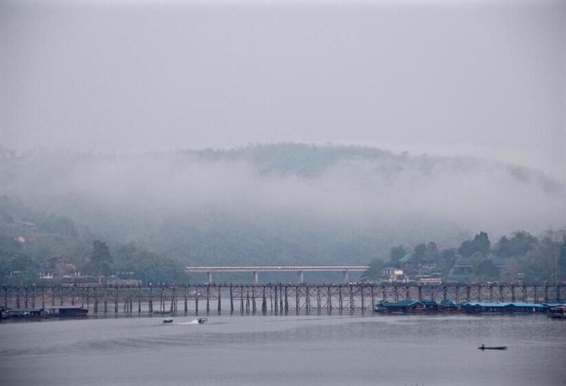 Phornpailin Riverside Resort