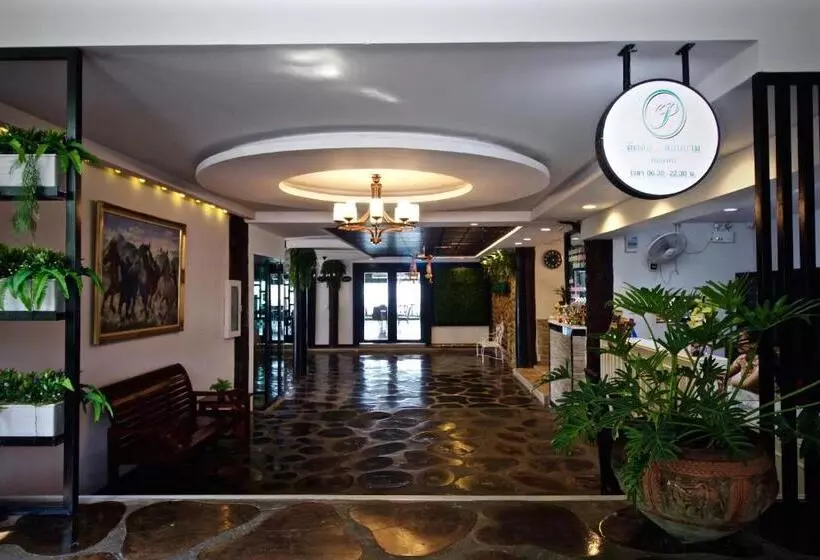 Phornpailin Riverside Resort