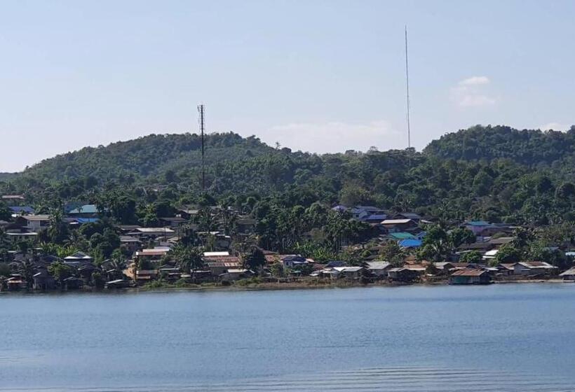 Phornpailin Riverside Resort