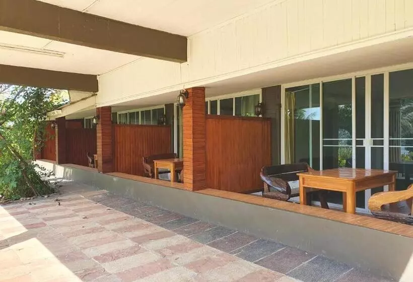 Phornpailin Riverside Resort