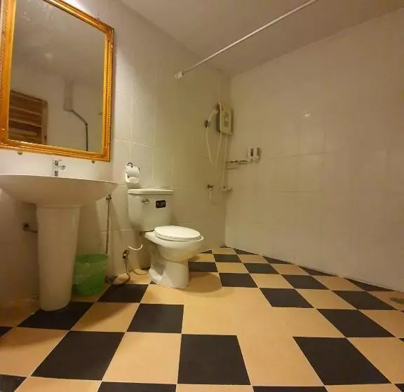 Phornpailin Riverside Resort