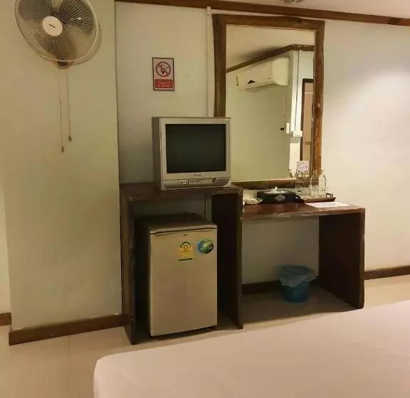 Phornpailin Riverside Resort