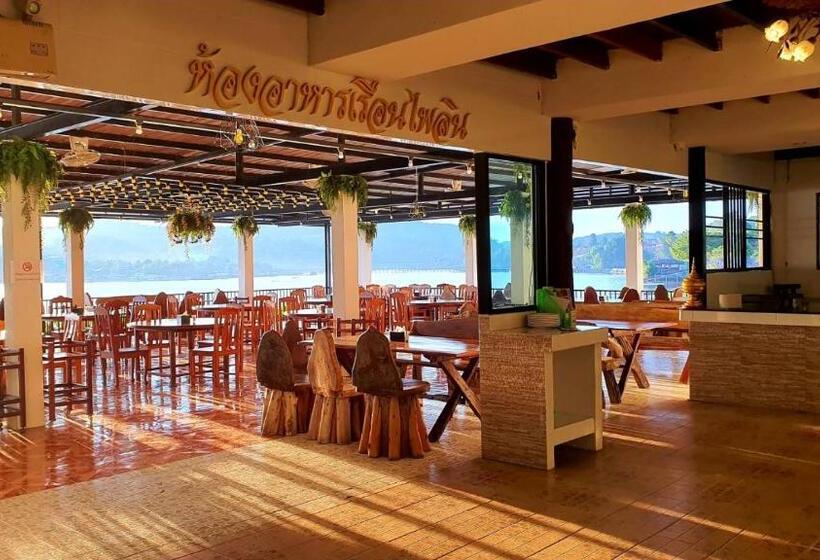 Phornpailin Riverside Resort