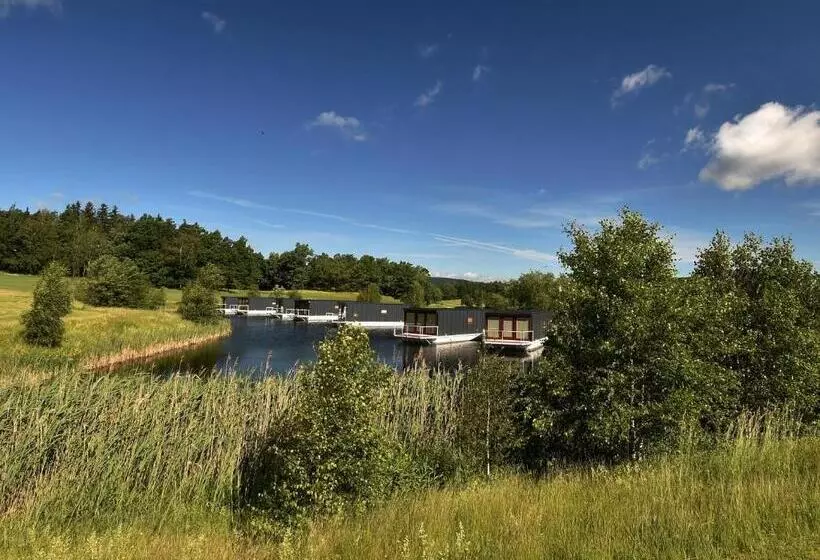 Lomakeskus Hausboaty Ypsilon Golf Liberec