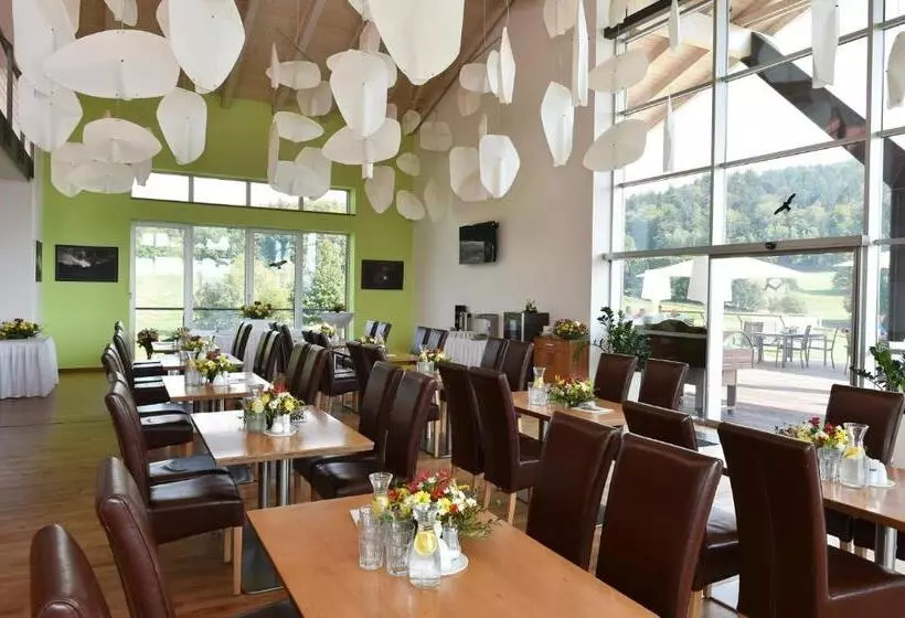 Lomakeskus Hausboaty Ypsilon Golf Liberec