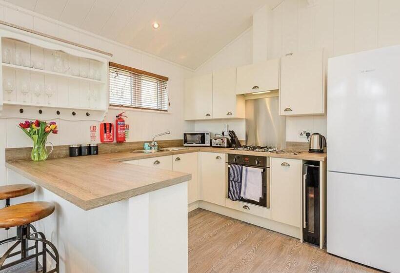 Курорт Wareham Forest Lodge Retreat