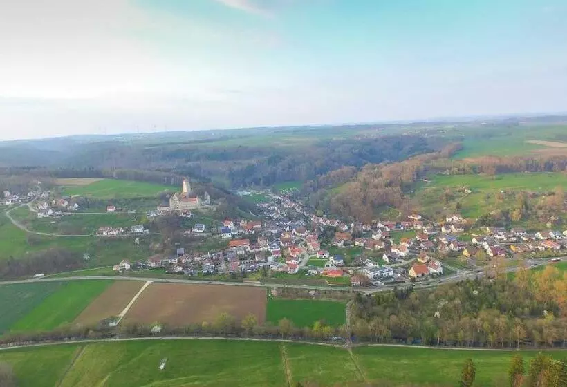 Aamiaismajoitus (B&B) Landgasthof Falken