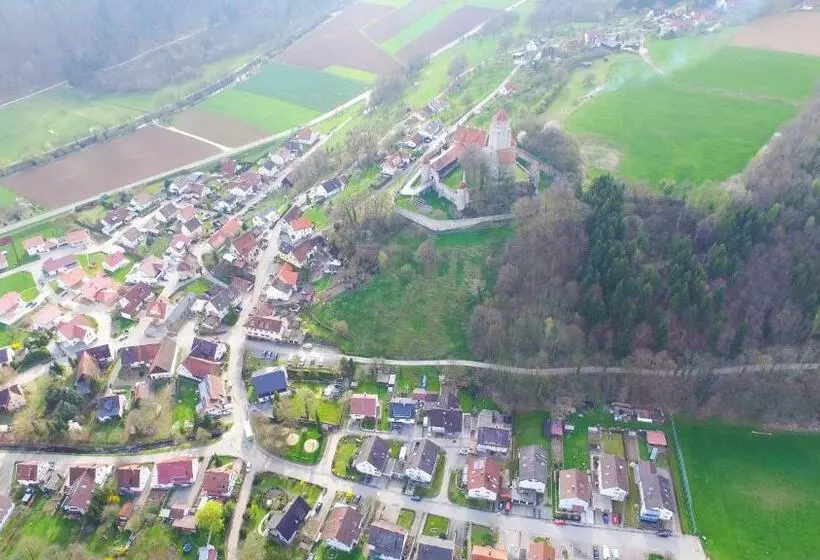 Aamiaismajoitus (B&B) Landgasthof Falken