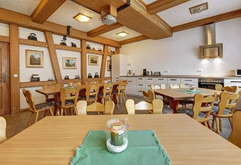 Aamiaismajoitus (B&B) Landgasthof Falken