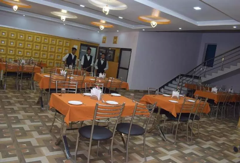 Hotelli Ornate Resort