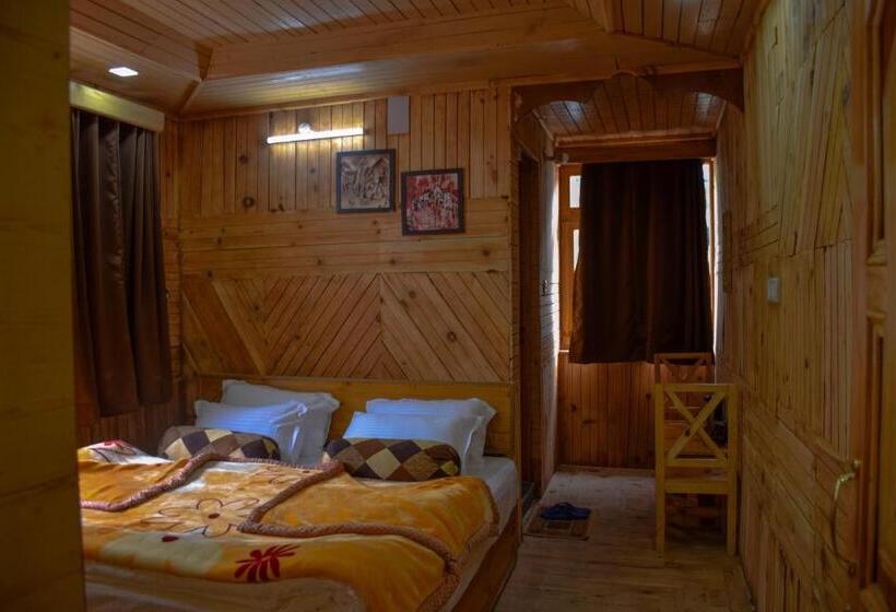 בית מלון כפרי Osiya Shambhu Lodge