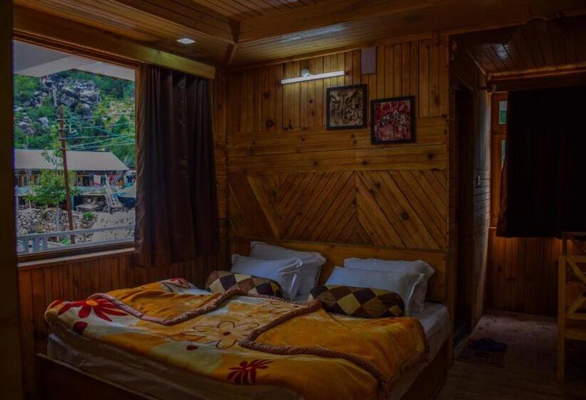 בית מלון כפרי Osiya Shambhu Lodge