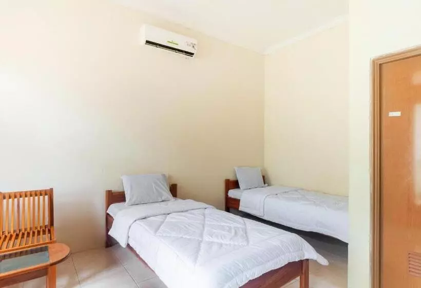 Hotelli Oyo 2471 Swarna Raya