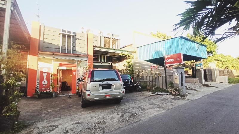 ホテル Oyo 3012 Coupis Residence