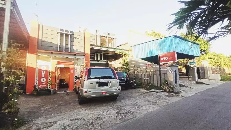 Hotelli Oyo 3012 Coupis Residence