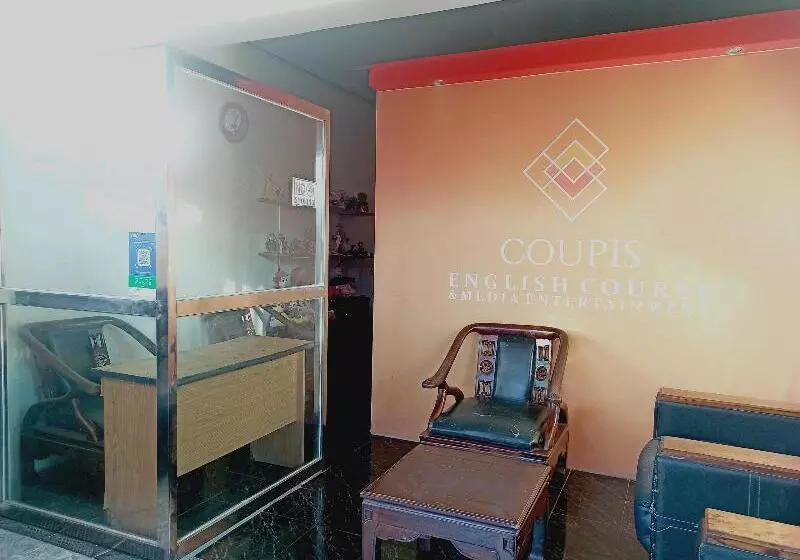 Hotelli Oyo 3012 Coupis Residence