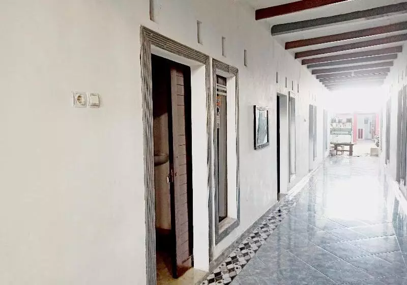 Hotelli Oyo 3012 Coupis Residence