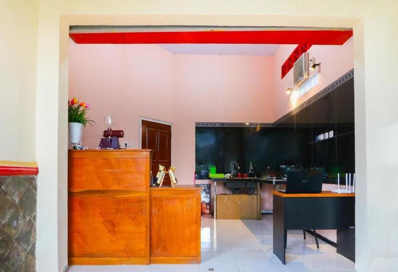 Otel Oyo Life 3064 Mahameru Kost Putra