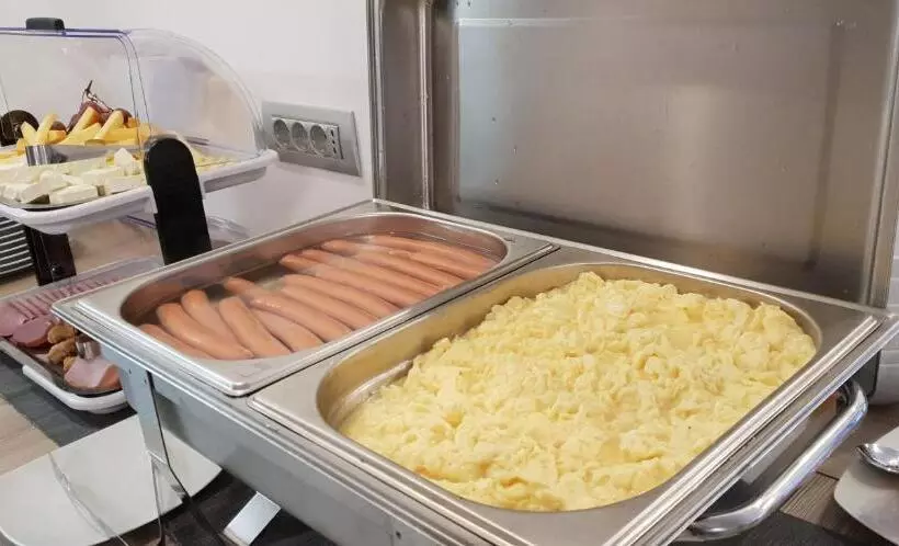 Hotelli Pensiunea Negoiu