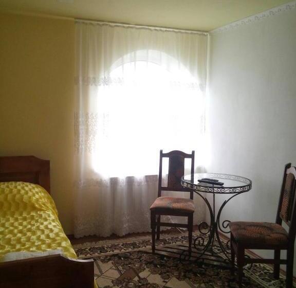 ペンション Synevyrske Perehrestya