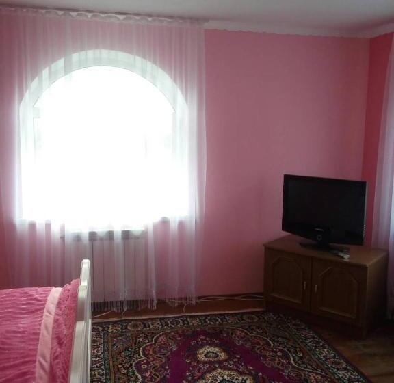 ペンション Synevyrske Perehrestya