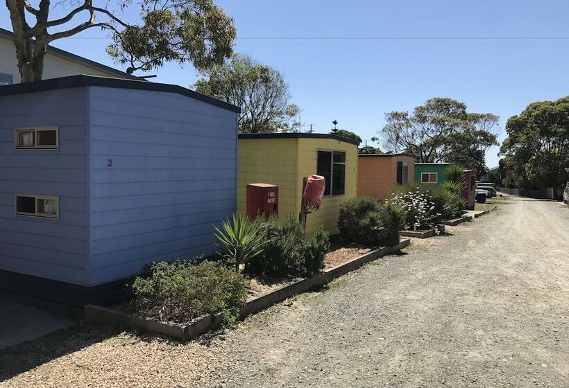 호텔 The Waterwheel Beach Cabins   Caravan Park