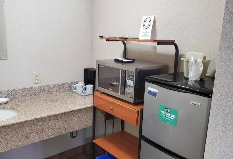 Motelli Shoreside Inn & Suites