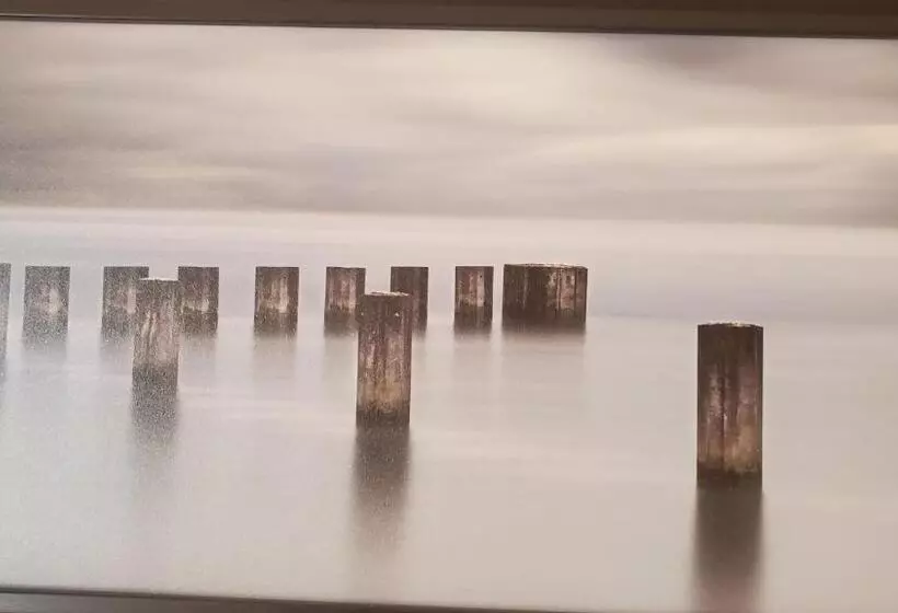 Motelli Shoreside Inn & Suites