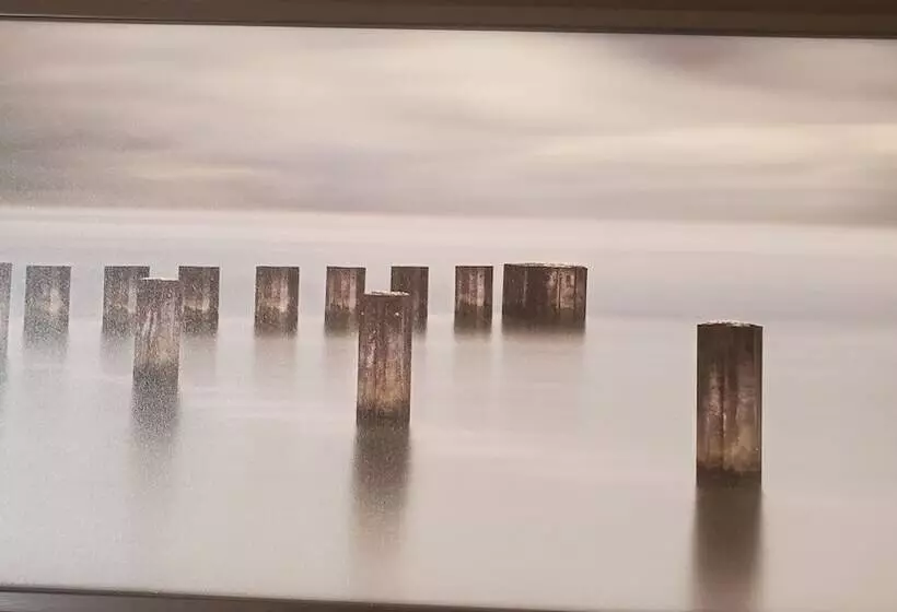 Motelli Shoreside Inn & Suites