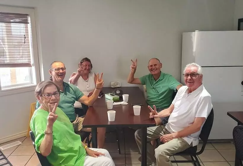 Motelli Shoreside Inn & Suites