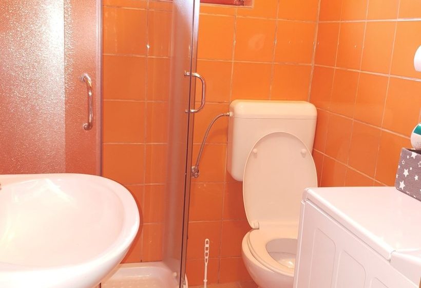 Peaceful Cottage In Stikada With Garden