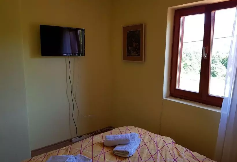 Peaceful Cottage In Stikada With Garden