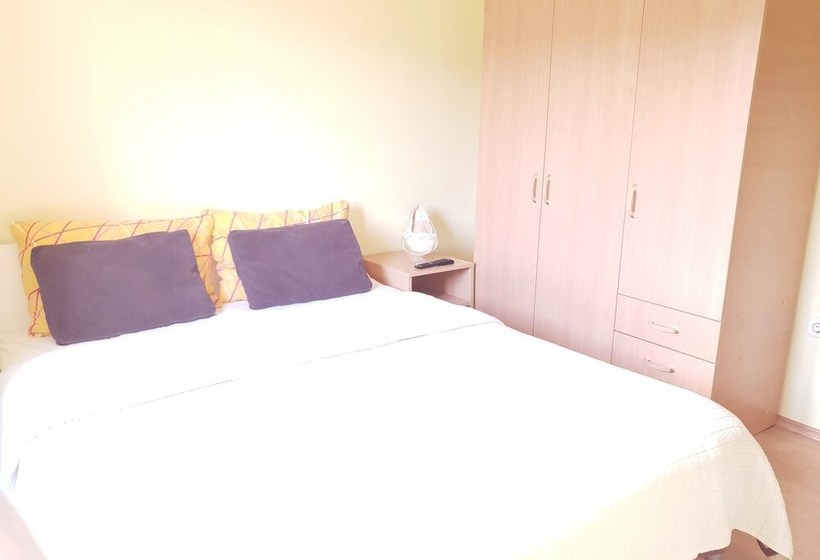 Peaceful Cottage In Stikada With Garden